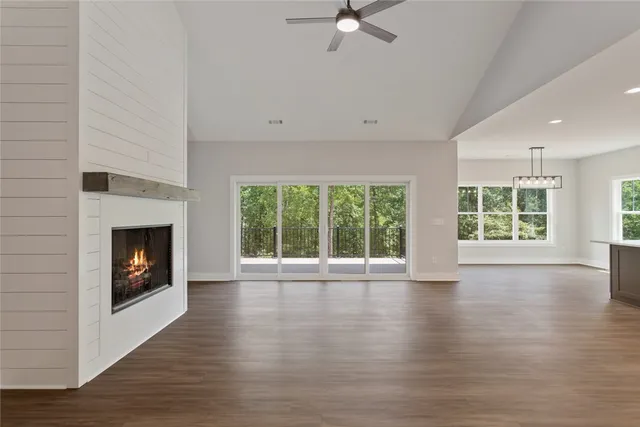 $724,900 | 517 Sun Pointe Court, West Union, SC 29696