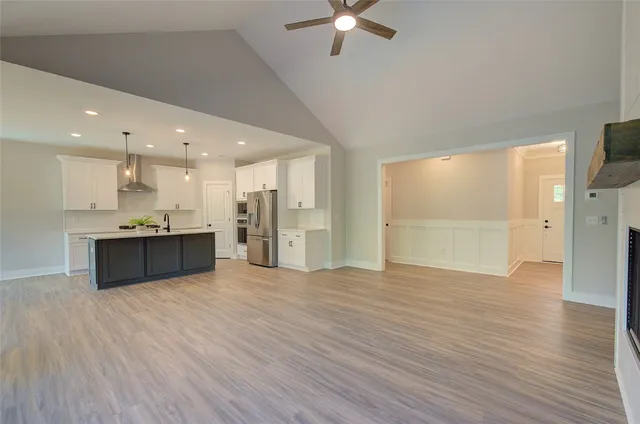 $724,900 | 517 Sun Pointe Court, West Union, SC 29696