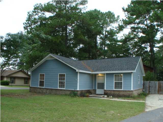 112 Pebble Creek Road Summerville, SC 29486 - Photo 1 of 4 Primary Photo