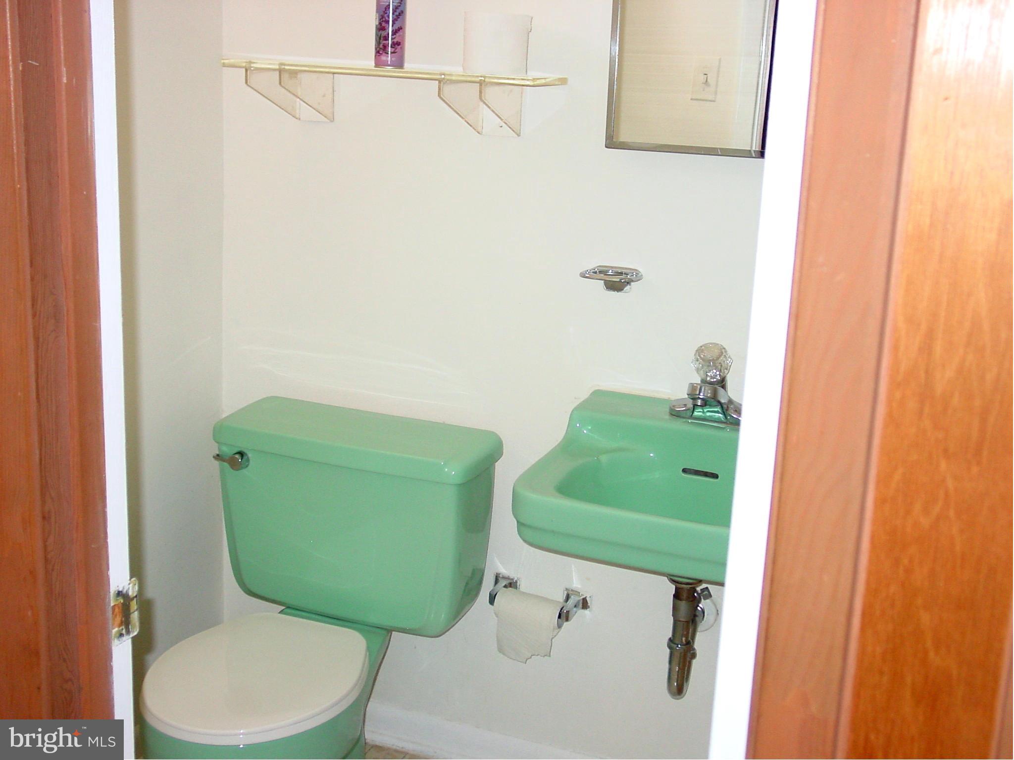 7510 Shelowood Road Baltimore, MD 21208 - Photo 26 of 28 Bath