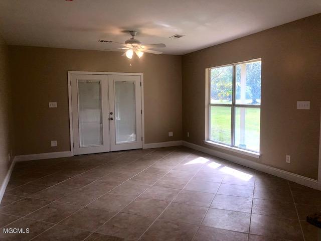 13416 Masterson Road Pass Christian, MS 39571 - Photo 22 of 31 Guest Cottage- Dining Room