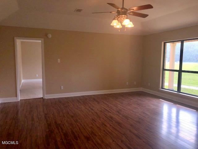 13416 Masterson Road Pass Christian, MS 39571 - Photo 6 of 31 Living Room