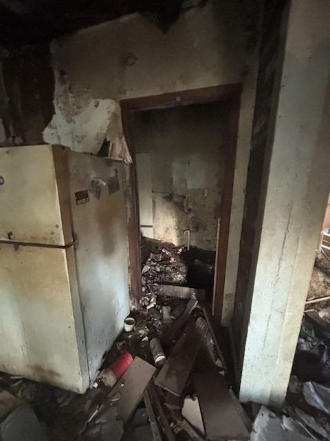 4872 Old North Road Christopher, IL 62822 - Photo 12 of 16 a close view of water heater room