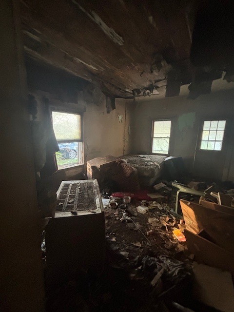 4872 Old North Road Christopher, IL 62822 - Photo 13 of 16 a living room with furniture
