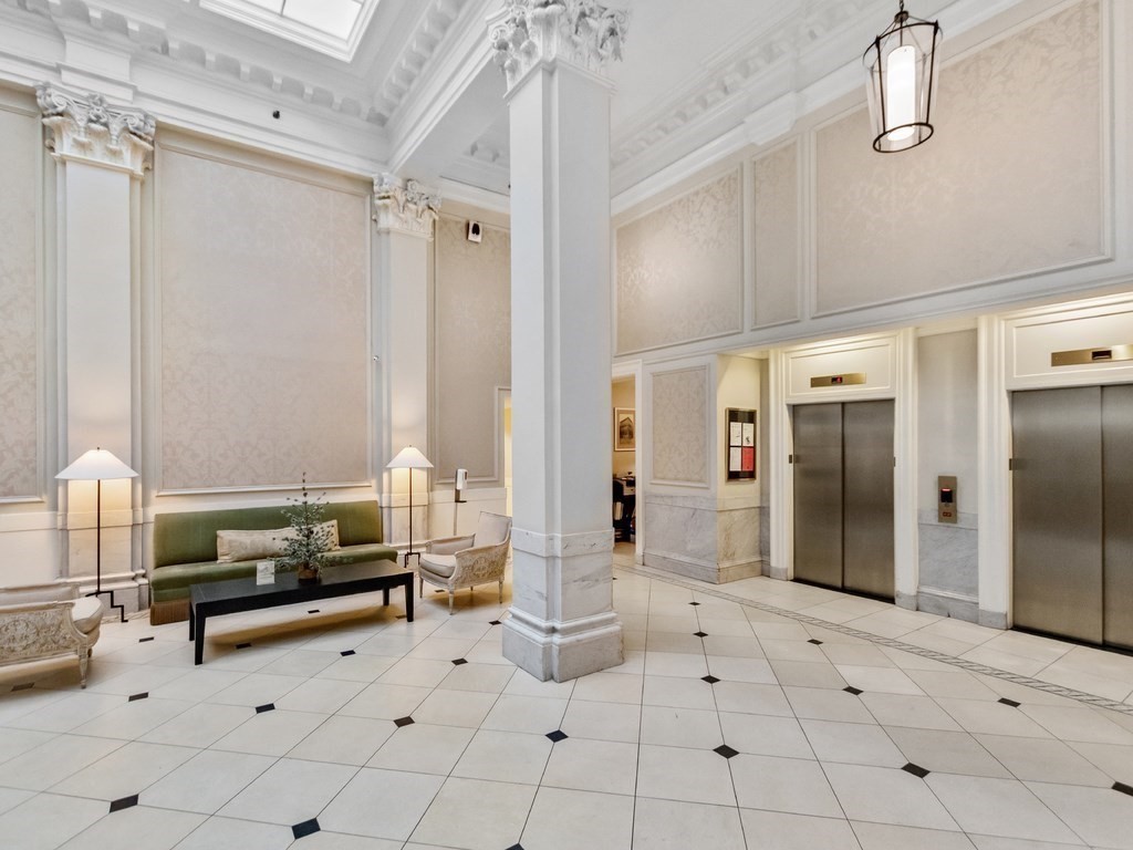 21 Beacon Street, Unit 3E Boston, MA 02108 - Photo 8 of 9