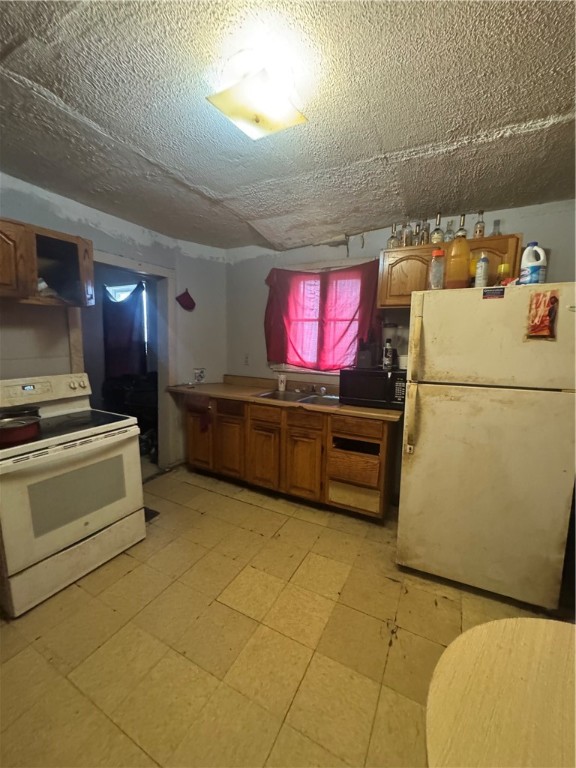 659 Bay Street Rochester, NY 14609 - Photo 5 of 14