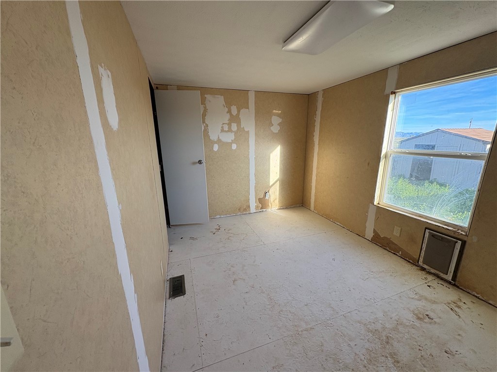 4938 Mormon Flat Road Golden Valley, AZ 86413 - Photo 12 of 23 View of unfurnished room