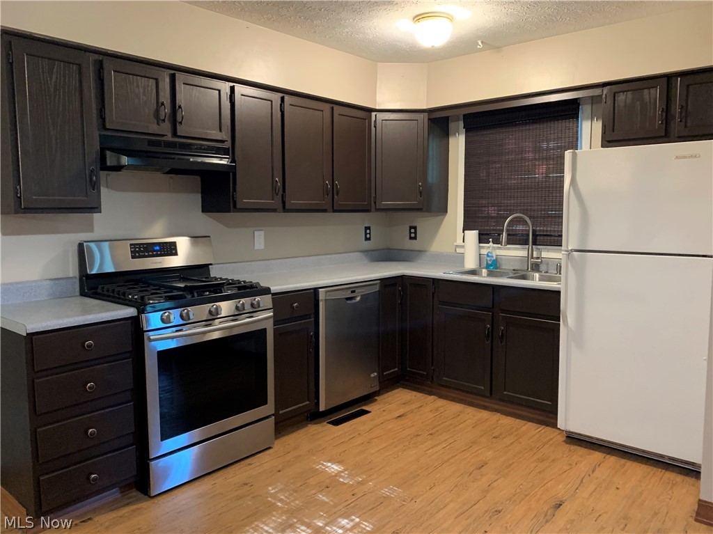216 Howland Wilson Road Northeast Warren, OH 44484 - Photo 4 of 12 Gallery Image 4