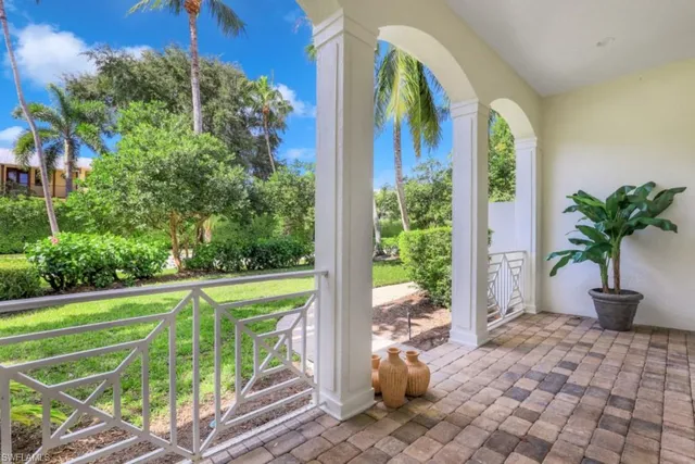 a view of a multi story building