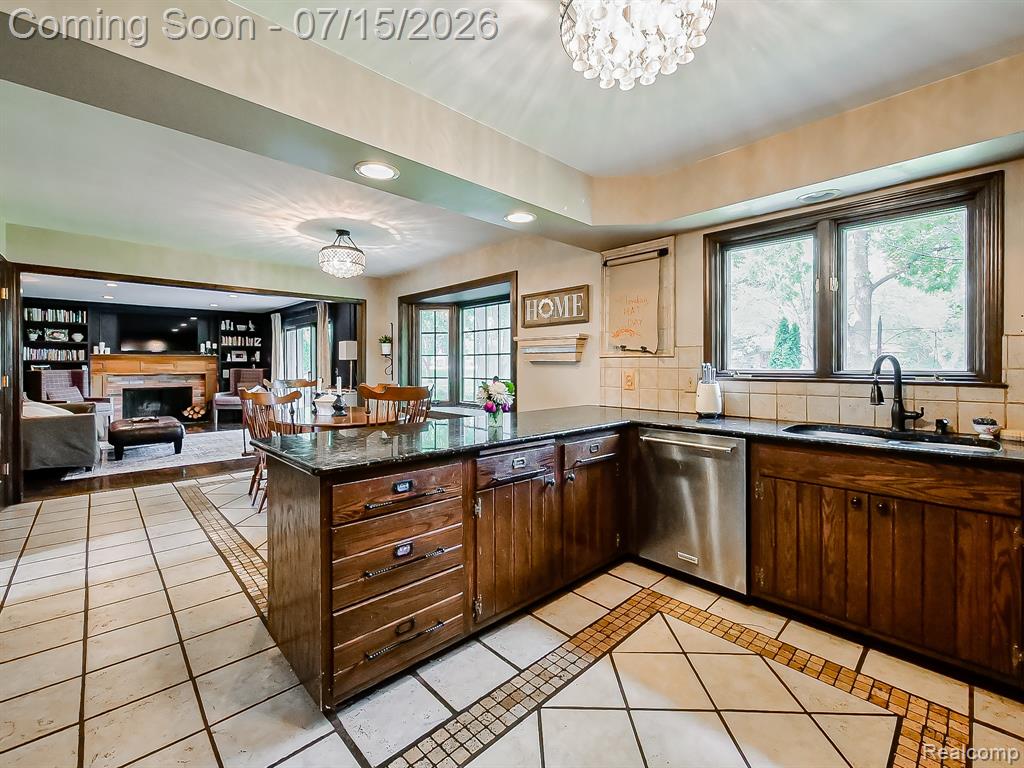 6730 Meadowlake Road Bloomfield Hills, MI 48301 - Photo 5 of 72