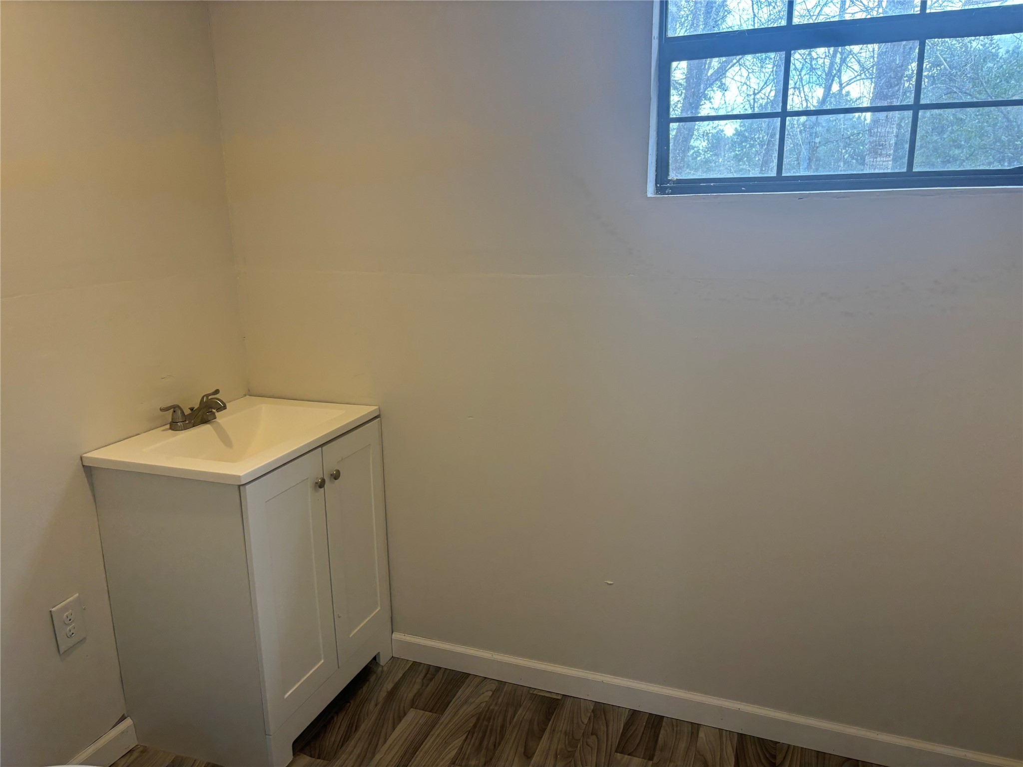 426 Standley Road Anahuac, TX 77514 - Photo 11 of 15