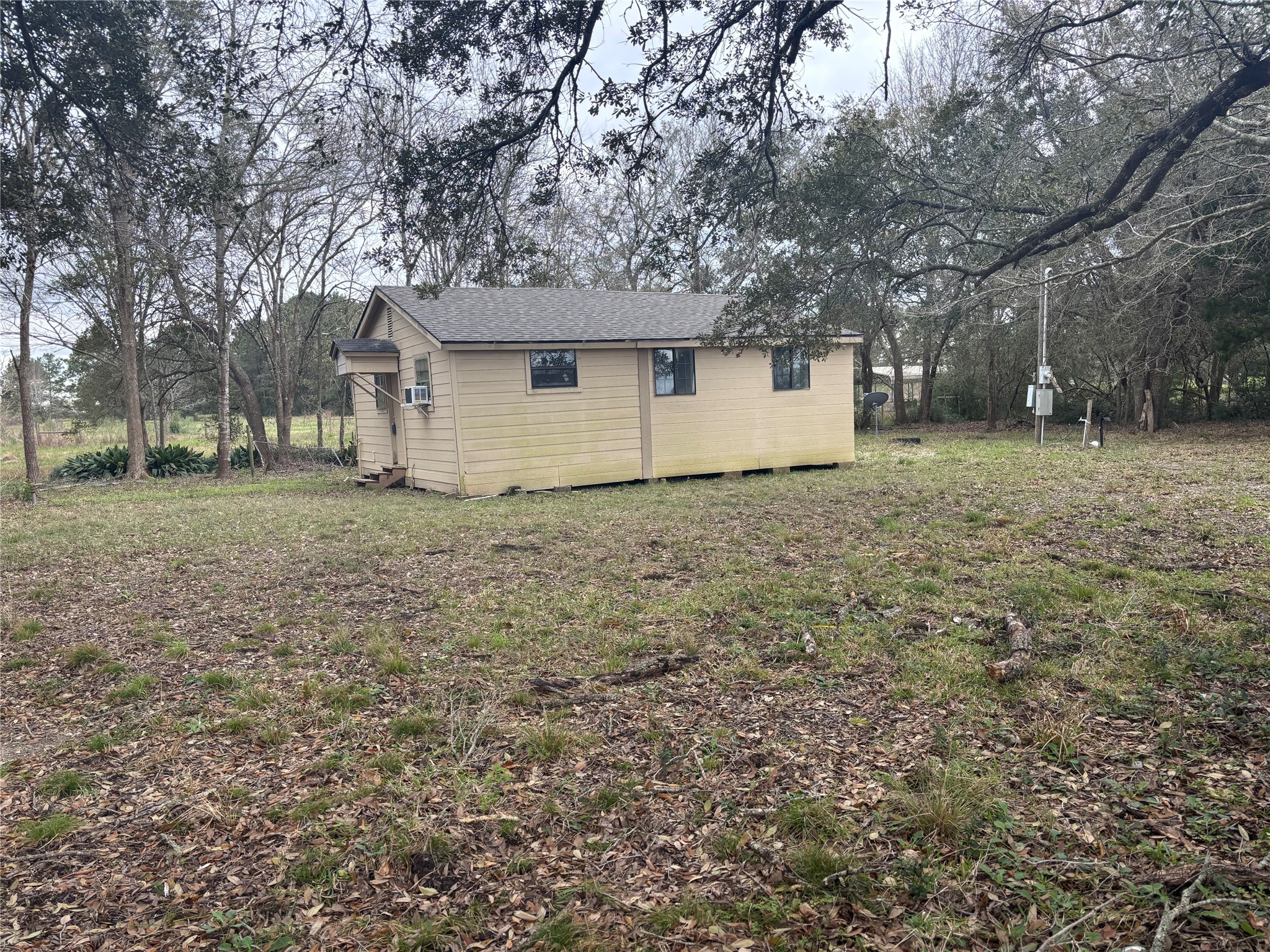 426 Standley Road Anahuac, TX 77514 - Photo 9 of 15