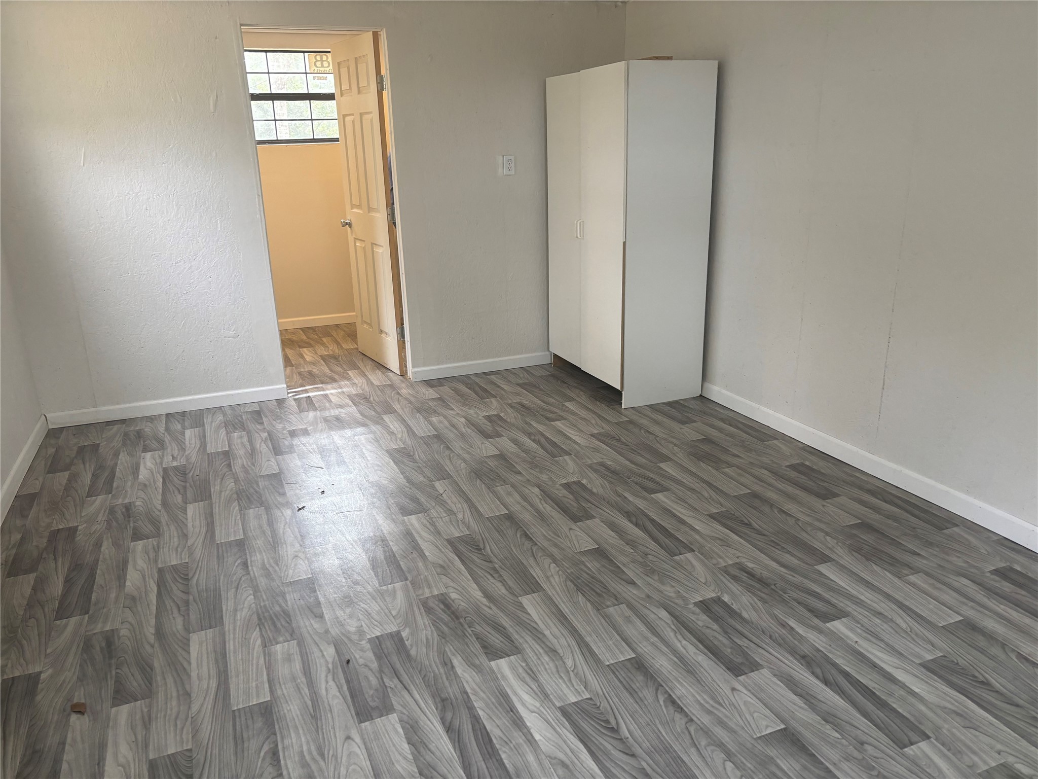 426 Standley Road Anahuac, TX 77514 - Photo 10 of 15