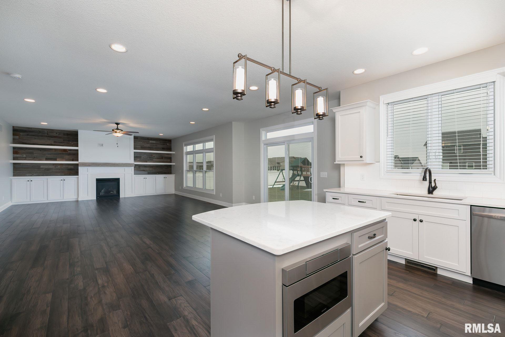 5684 Emily Road Bettendorf, IA 52722 - Photo 15 of 47 Gallery Image 15