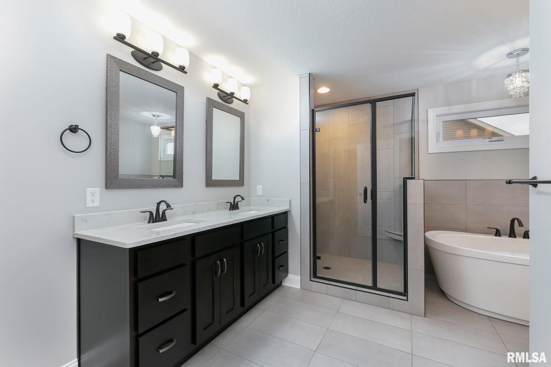 5684 Emily Road Bettendorf, IA 52722 - Photo 24 of 47 Gallery Image 24