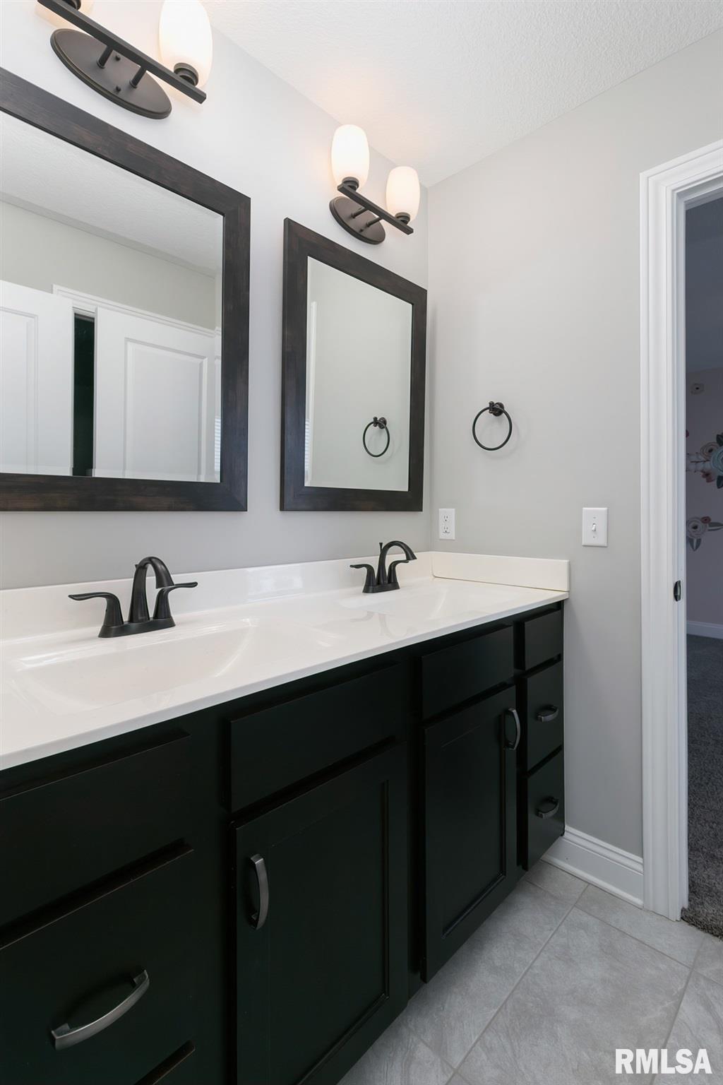 5684 Emily Road Bettendorf, IA 52722 - Photo 29 of 47 Gallery Image 29