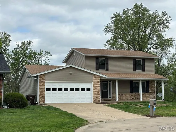 $400,000 | 729 North Yosemite Court, St. Peters, MO 63376