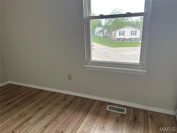 $400,000 | 729 North Yosemite Court, St. Peters, MO 63376