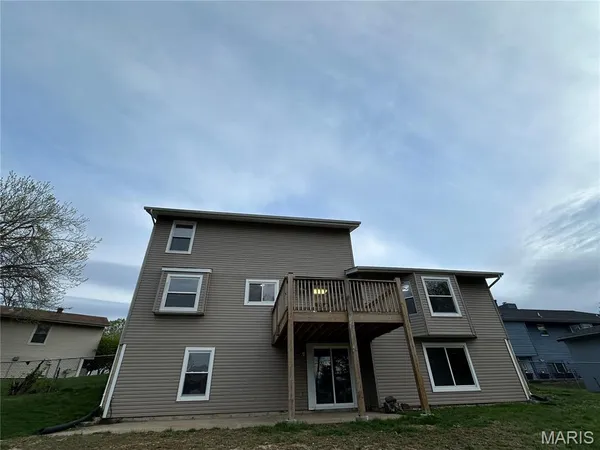 $400,000 | 729 North Yosemite Court, St. Peters, MO 63376