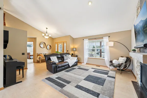 $625,000 | 407 148th Avenue Northeast, Andover, MN 55304