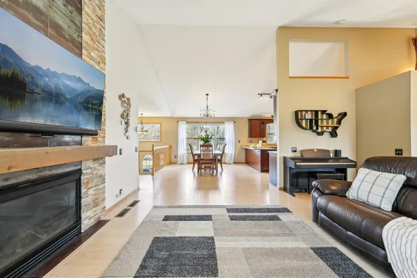 $625,000 | 407 148th Avenue Northeast, Andover, MN 55304