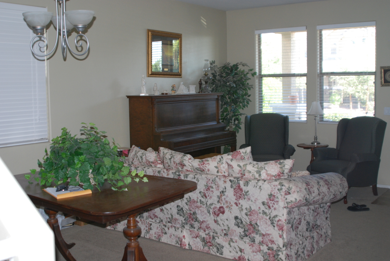 3508 East Harwell Road Gilbert, AZ 85234 - Photo 5 of 7 Living Room