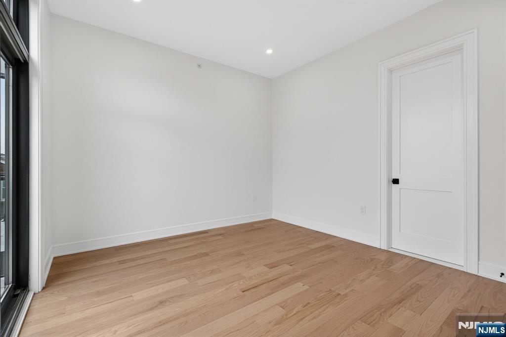 522 Valley Road, Unit 3 Clifton, NJ 07013 - Photo 18 of 40 Gallery Image 18