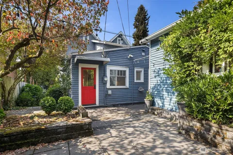 $1,295,000 | 2616 Franklin Avenue East, Seattle, WA 98102