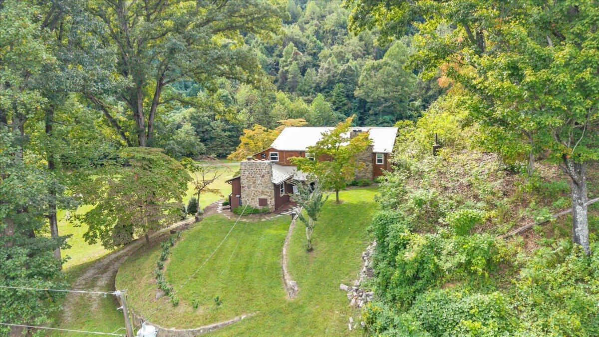 7965 Franklin Road Boones Mill, VA 24065 - Photo 108 of 114 133-DJI_20260928151507_0411_D
