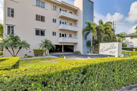 $2,600 | 1965 South Ocean Boulevard, Unit 208, Lauderdale-by-the-Sea, FL 33062
