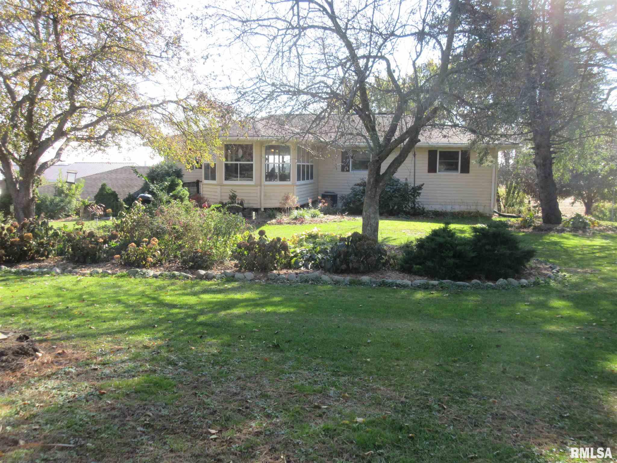 15543 Bishop Road Morrison, IL 61270 - Photo 3 of 20