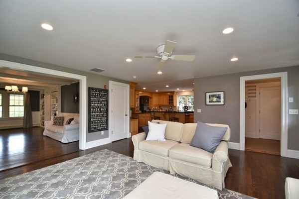 30 Hillcrest Road Framingham, MA 01702 - Photo 8 of 28 Gallery Image 8