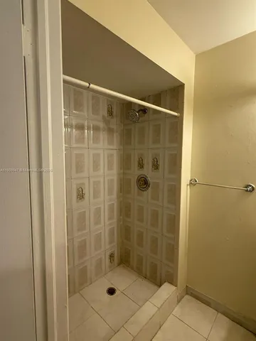 $240,000 | 438 Northeast 210th Cir Terrace, Unit 2024B, Miami, FL 33179