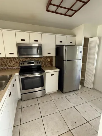 $240,000 | 438 Northeast 210th Cir Terrace, Unit 2024B, Miami, FL 33179