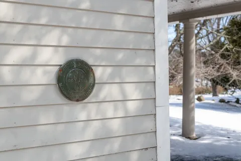 $850,000 | 131 Wellesley Street, Weston, MA 02493