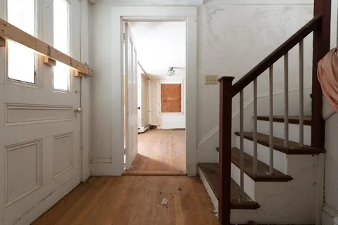 $850,000 | 131 Wellesley Street, Weston, MA 02493