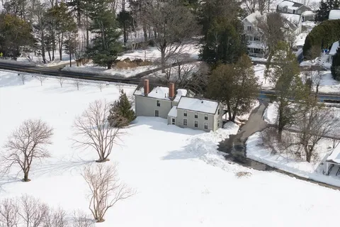 $850,000 | 131 Wellesley Street, Weston, MA 02493