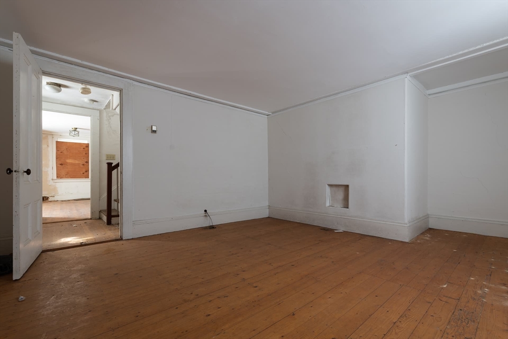 131 Wellesley Street Weston, MA 02493 - Photo 16 of 29