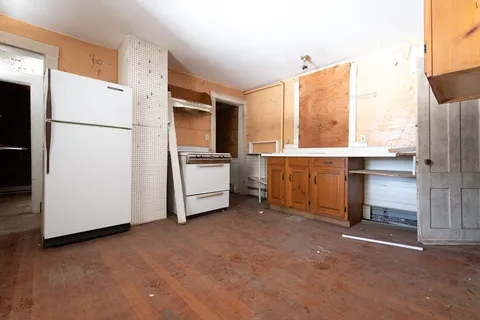 $850,000 | 131 Wellesley Street, Weston, MA 02493