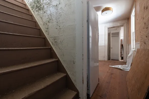 $850,000 | 131 Wellesley Street, Weston, MA 02493