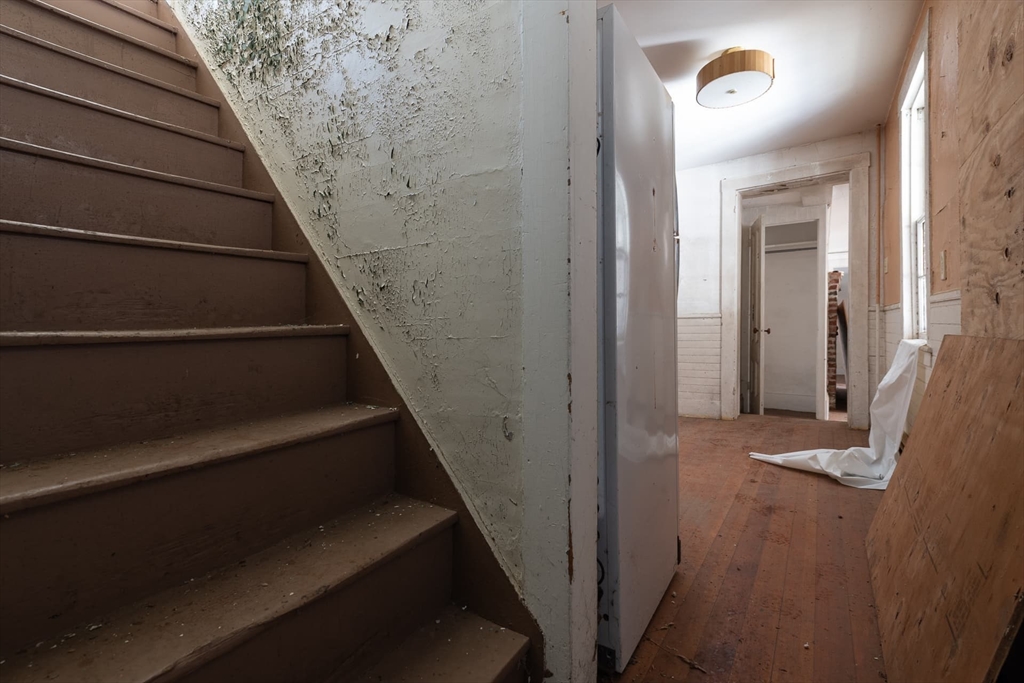 131 Wellesley Street Weston, MA 02493 - Photo 21 of 29