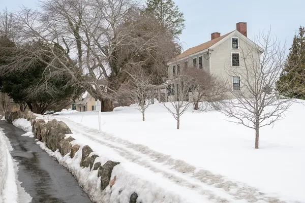 $850,000 | 131 Wellesley Street, Weston, MA 02493