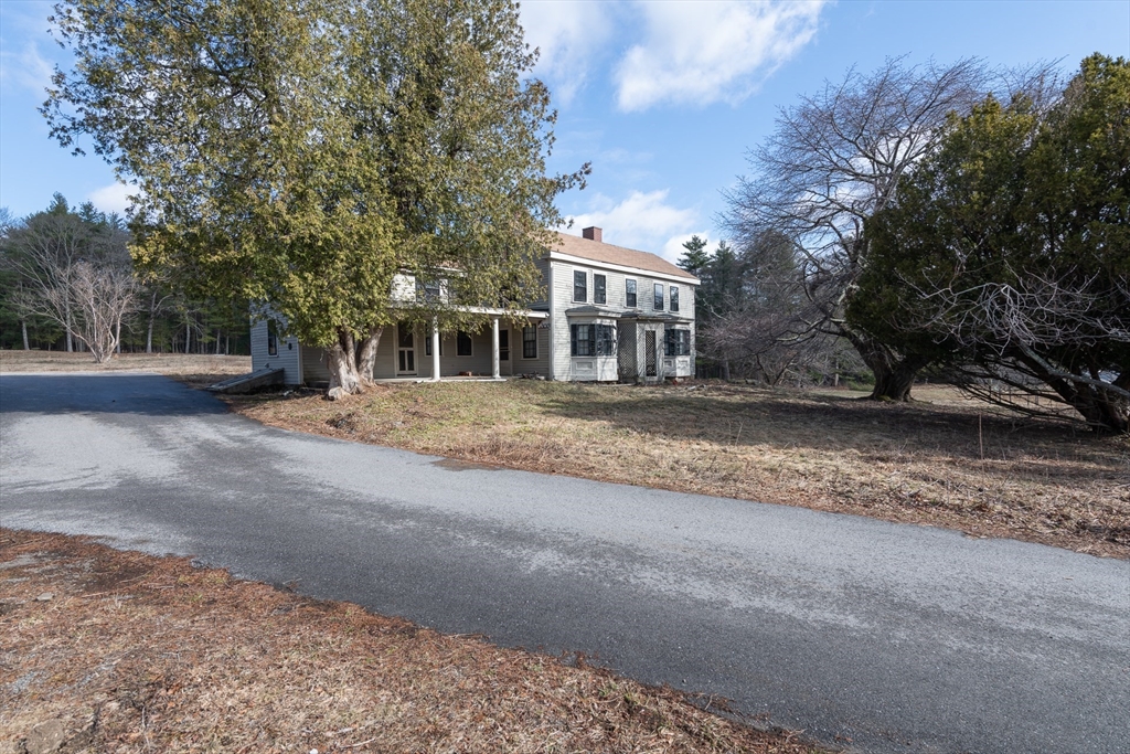 131 Wellesley Street Weston, MA 02493 - Photo 3 of 36