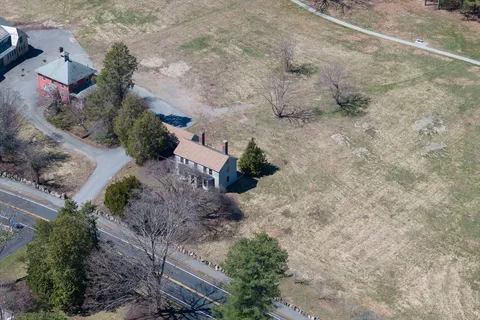 $850,000 | 131 Wellesley Street, Weston, MA 02493