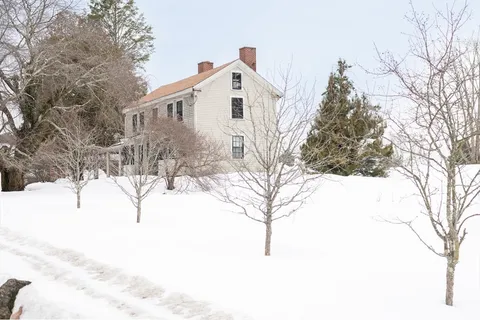 $850,000 | 131 Wellesley Street, Weston, MA 02493
