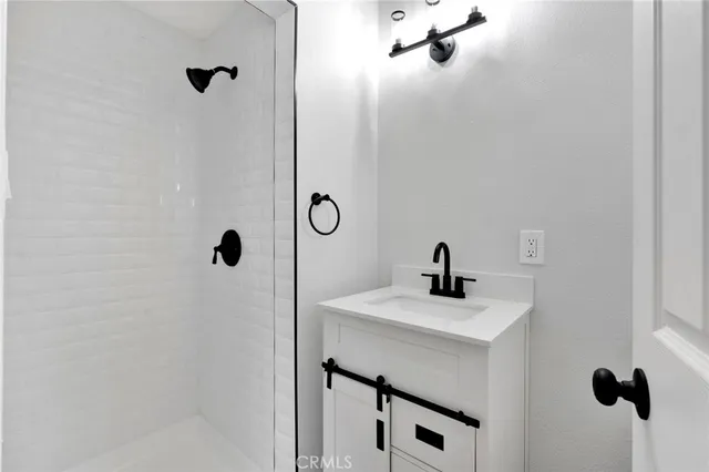 $269,999 | 700 Agnes Drive, Barstow, CA 92311