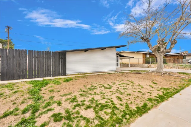 $269,999 | 700 Agnes Drive, Barstow, CA 92311