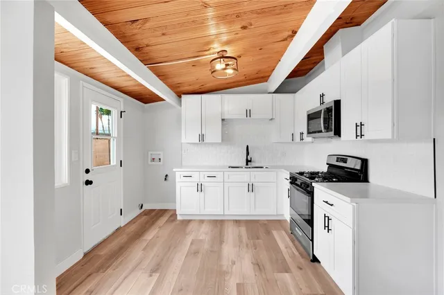 $269,999 | 700 Agnes Drive, Barstow, CA 92311