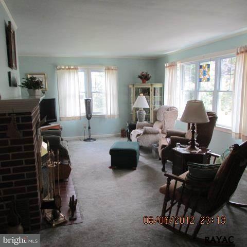 318 George Street Hanover, PA 17331 - Photo 4 of 31 Gallery Image 4