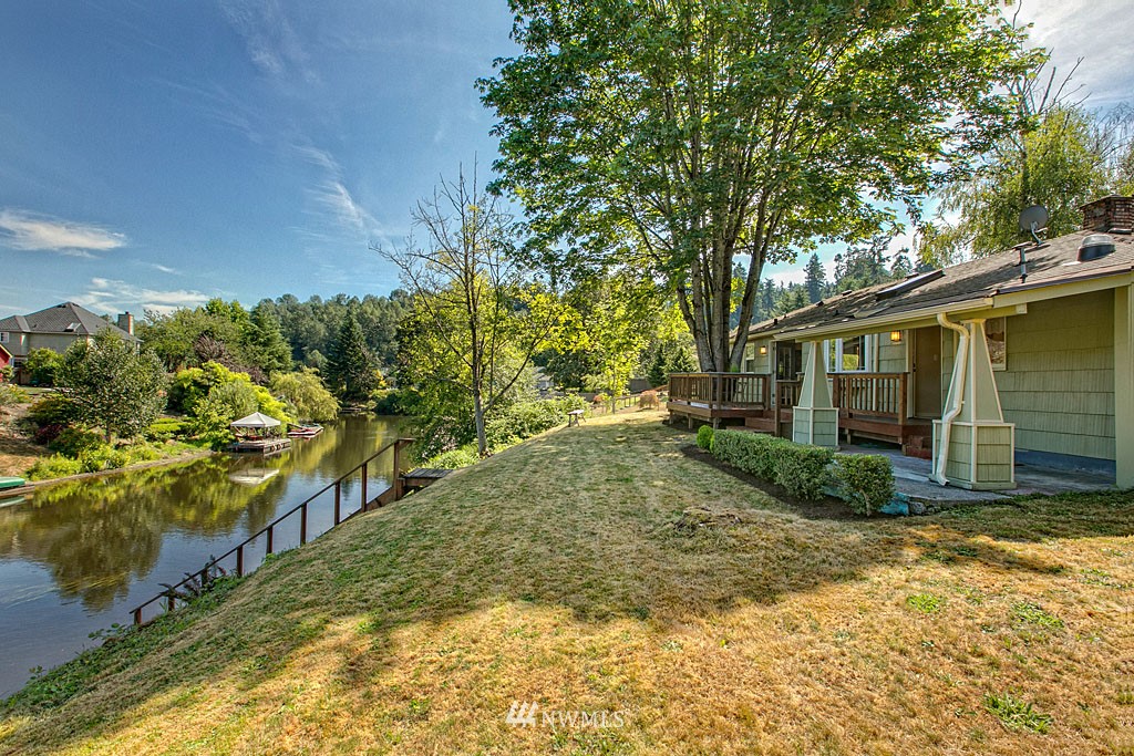 11128 East Riverside Drive Bothell, WA 98011 - Photo 1 of 10